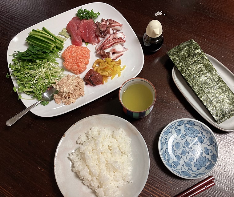 食事作り（2022.10.10夕）手巻き寿司初めてつくった酢飯