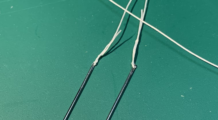 レザークラフトは2本の針で縫う