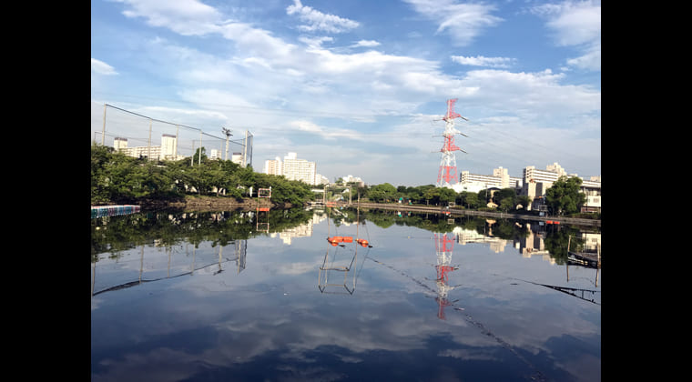 東京の東端からわたしのウォーキング記録（2024.7.8）水面に映り込んだ空